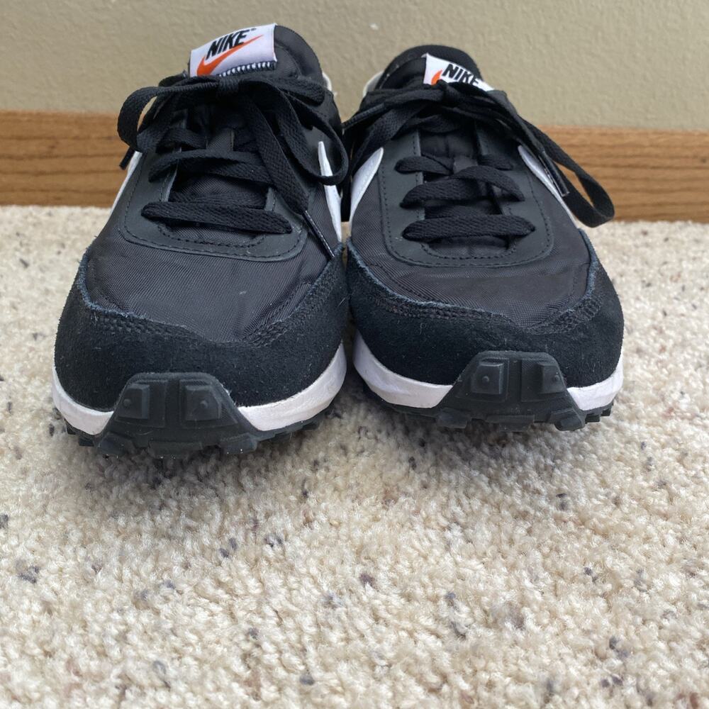 Nike Women's Black and White Swoosh Retro Trainer Sneakers - Picture 3 of 8
